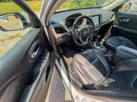 More photos of 2017 Jeep Cherokee Limited at Coastal Auto Group, AL