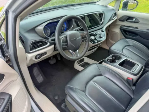 More photos of 2023 Chrysler Pacifica Touring L at Coastal Auto Group, AL