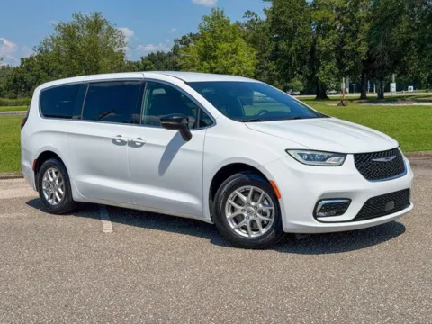 White 2025 Chrysler Pacifica Select for sale in Foley, AL