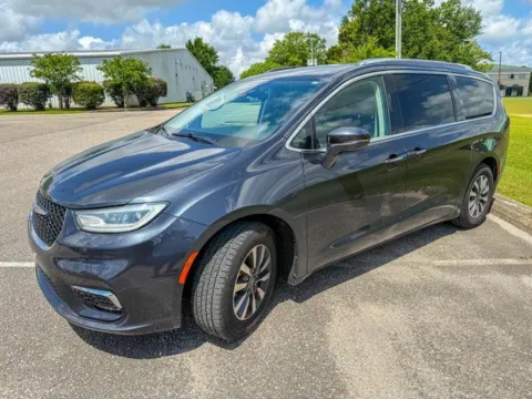 More photos of 2021 Chrysler Pacifica Touring L at Coastal Auto Group, AL