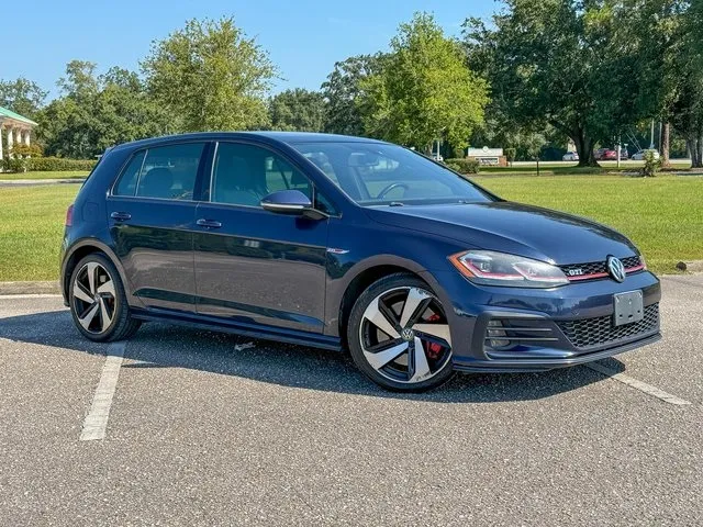 2018 Volkswagen Golf GTI SE's photo