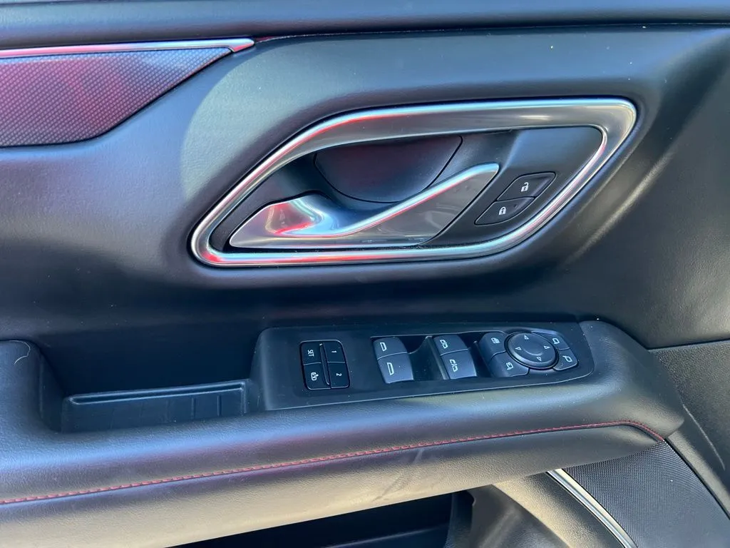 2024 Chevrolet Tahoe RST photo 2