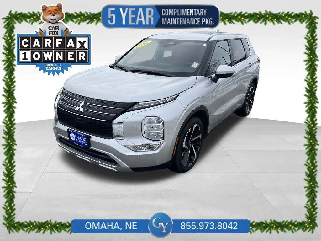 2024 Mitsubishi Outlander SE's photo