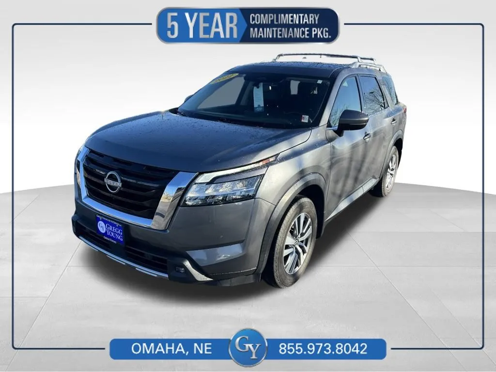 2022 Nissan Pathfinder SL