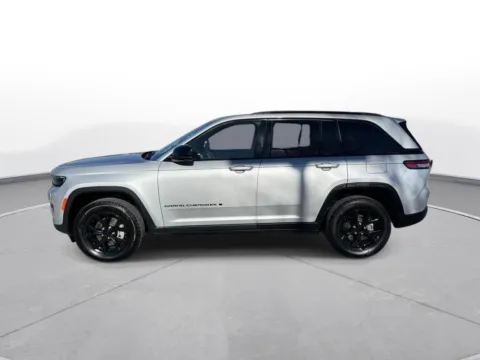 Another view of 2024 Jeep Grand Cherokee Altitude for sale in Omaha, NE at Gregg Young Chevrolet - Omaha