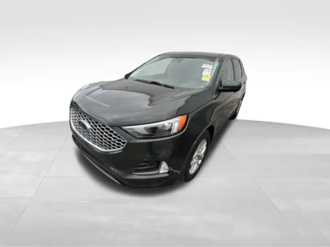 More photos of 2023 Ford Edge SEL at Gregg Young Chevrolet - Omaha, NE