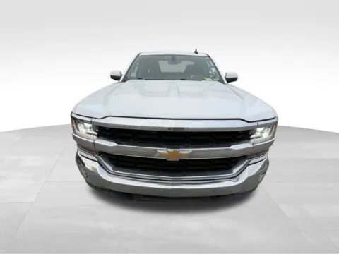 More photos of 2017 Chevrolet Silverado 1500 LT at Gregg Young Chevrolet - Omaha, NE