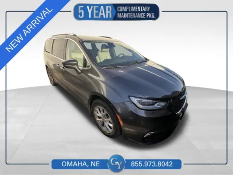 Gray 2021 Chrysler Pacifica Touring L for sale in Omaha, NE