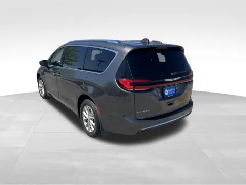 More photos of 2021 Chrysler Pacifica Touring L at Gregg Young Chevrolet of Omaha, NE
