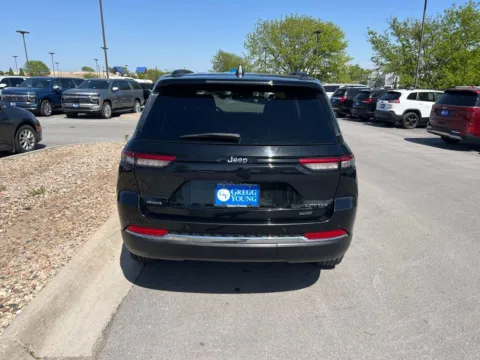 More photos of 2023 Jeep Grand Cherokee Limited at Gregg Young Chevrolet of Omaha, NE
