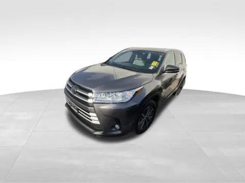 More photos of 2017 Toyota Highlander XLE at Gregg Young Chevrolet of Omaha, NE