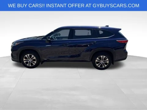 Photos of 2021 Toyota Highlander Hybrid XLE for sale in Omaha, NE at Gregg Young Chevrolet of Omaha