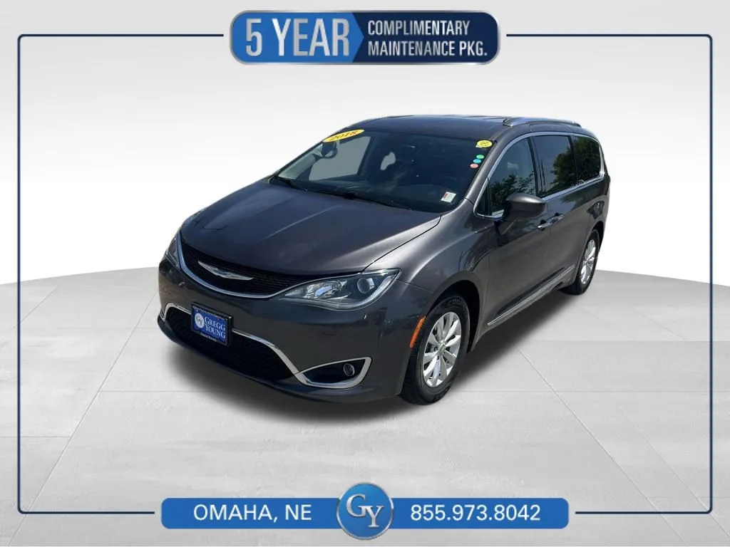 2018 Chrysler Pacifica Touring L Plus's photo