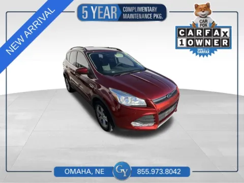 Red 2016 Ford Escape SE for sale in Omaha, NE