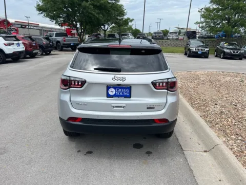 More photos of 2025 Jeep Compass Limited at Gregg Young Chevrolet of Omaha, NE