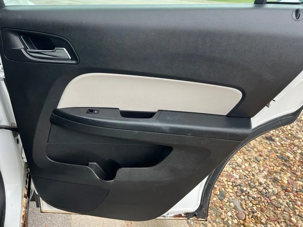 2012 Chevrolet Equinox LS - Photo 21