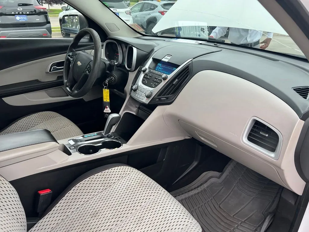 2012 Chevrolet Equinox LS - Photo 24