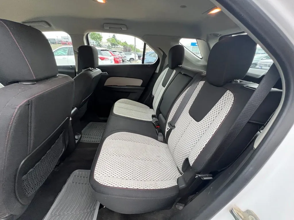 2012 Chevrolet Equinox LS - Photo 20