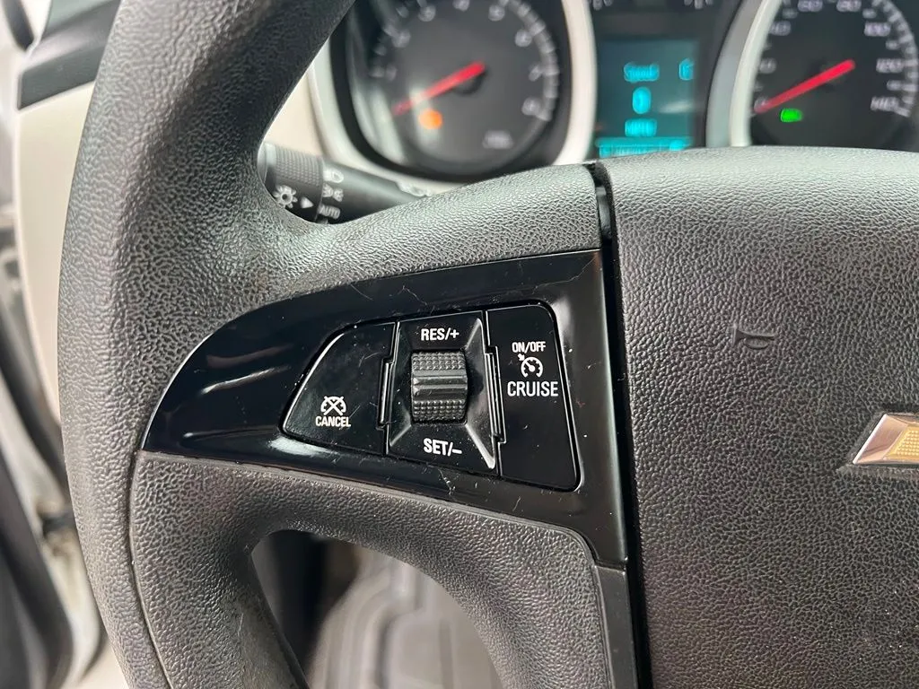 2012 Chevrolet Equinox LS - Photo 35