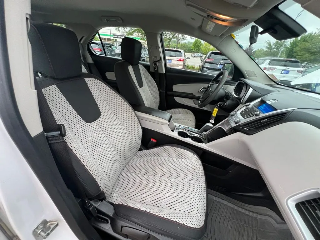 2012 Chevrolet Equinox LS - Photo 25
