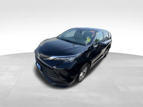 More photos of 2024 Toyota Sienna LE at Gregg Young Chevrolet of Omaha, NE