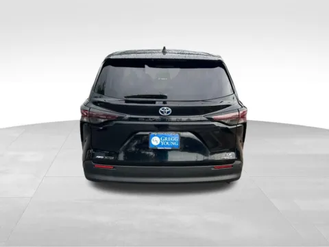 More photos of 2024 Toyota Sienna LE at Gregg Young Chevrolet of Omaha, NE