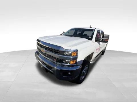 More photos of 2018 Chevrolet Silverado 2500 HD LT at Gregg Young Chevrolet of Omaha, NE