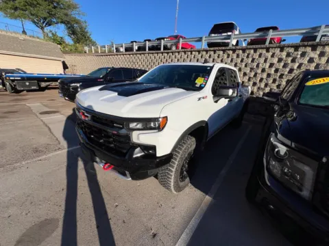 More photos of 2023 Chevrolet Silverado 1500 ZR2 at Gregg Young Chevrolet of Omaha, NE