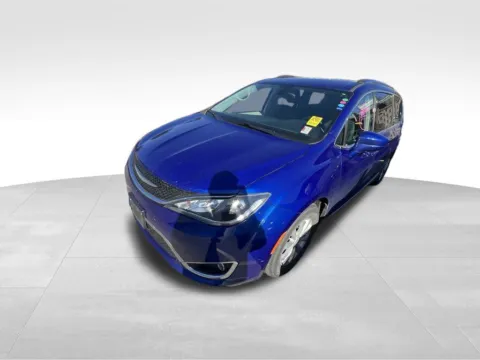 More photos of 2018 Chrysler Pacifica Touring L Plus at Gregg Young Chevrolet of Omaha, NE