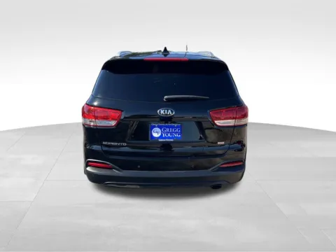 More photos of 2017 Kia Sorento LX at Gregg Young Chevrolet of Omaha, NE
