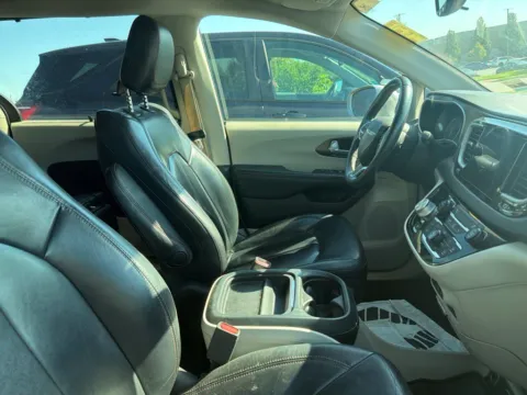More photos of 2017 Chrysler Pacifica Touring L at Gregg Young Chevrolet of Omaha, NE
