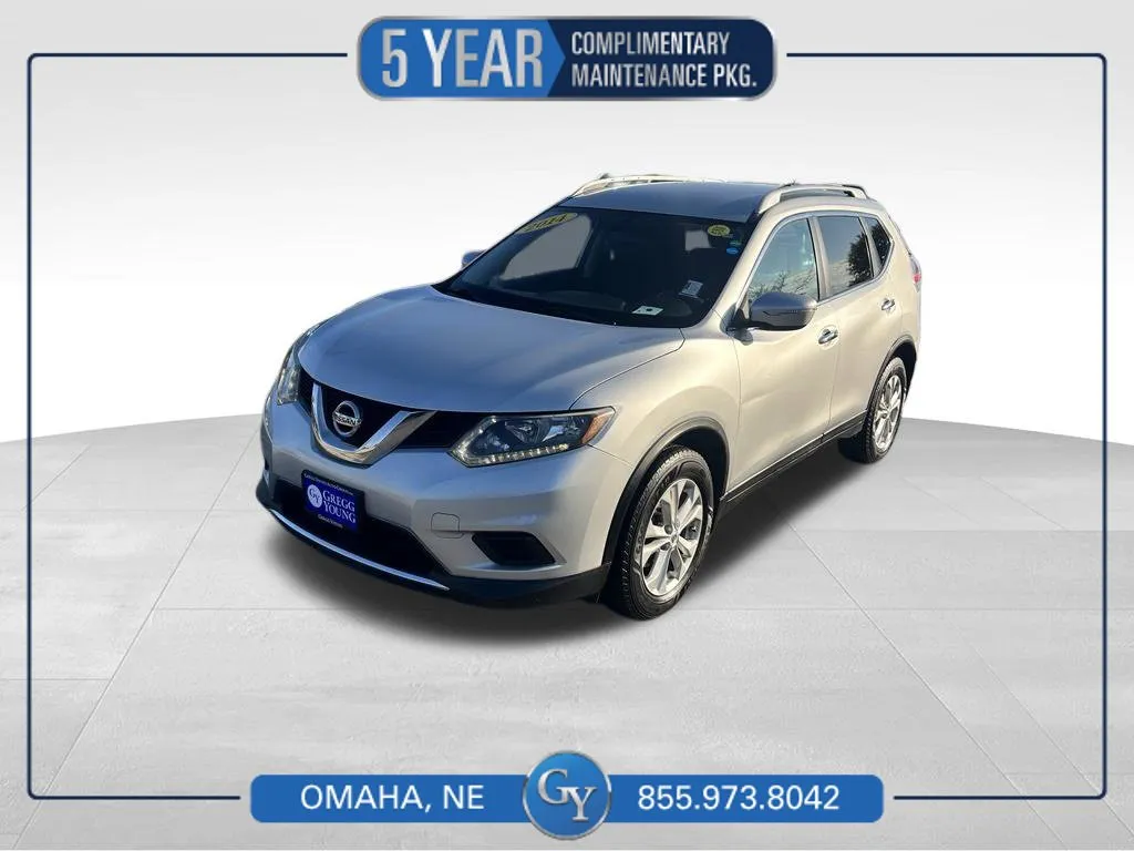Silver 2014 Nissan Rogue SV for sale in Omaha, NE