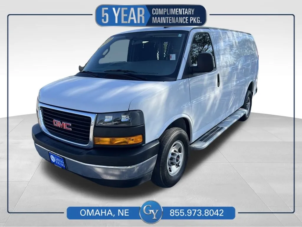 2023 GMC Savana Cargo Work Van's photo
