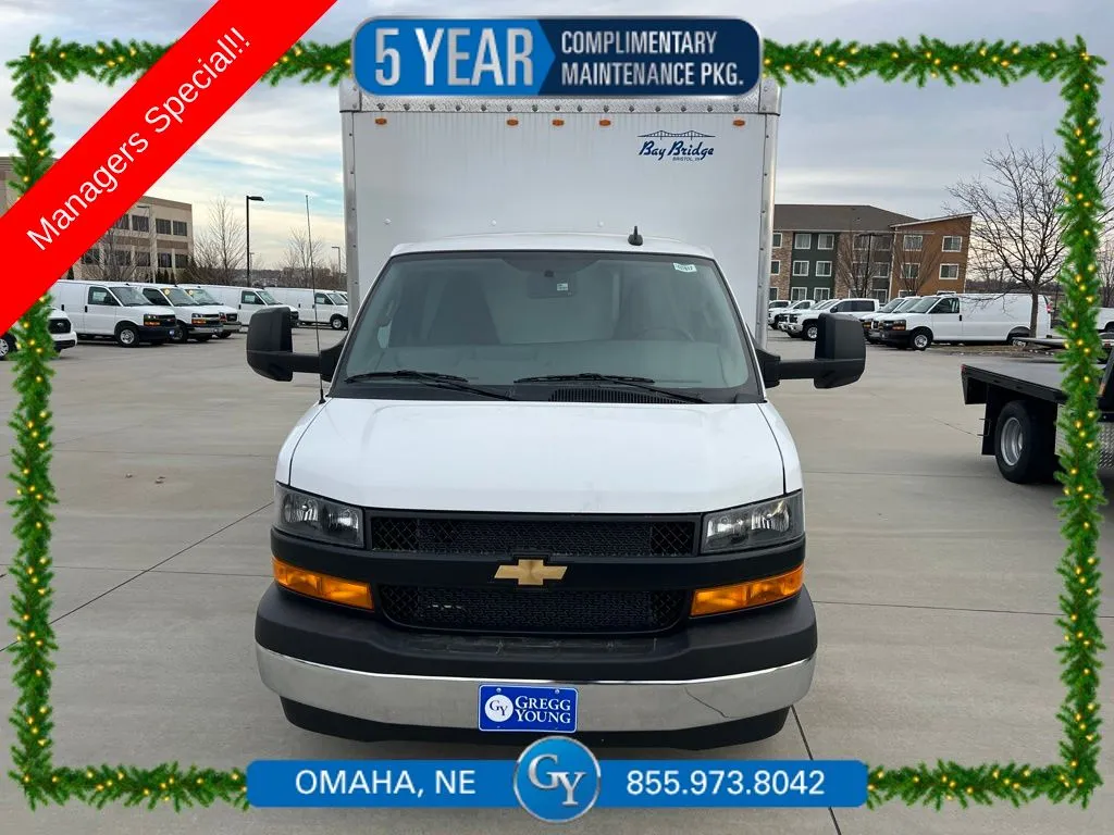2025 Chevrolet Express Cutaway Base's photo