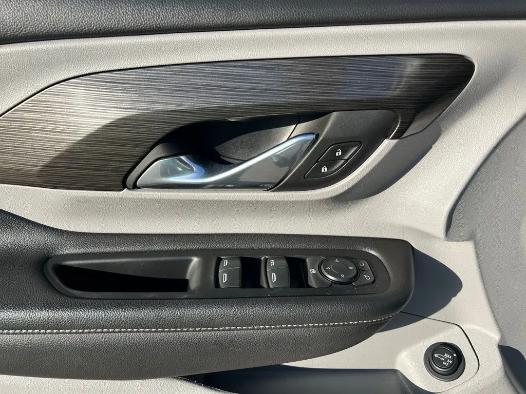 2023 Gmc Terrain SLE photo 4