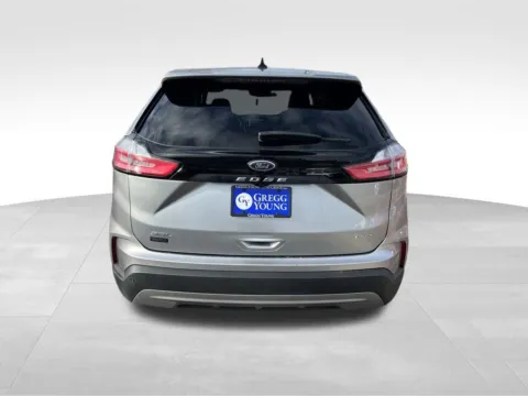 More photos of 2024 Ford Edge SEL at Gregg Young Chevrolet - Omaha, NE