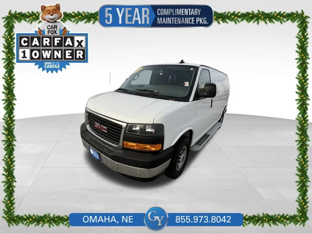 2023 GMC Savana Cargo Work Van's photo