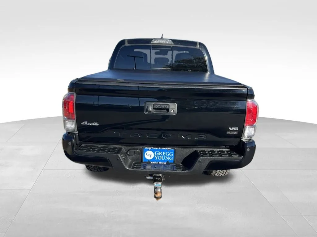 2018 Toyota Tacoma Limited photo 2