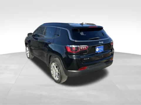 More photos of 2022 Jeep Compass Latitude Lux at Gregg Young Chevrolet - Omaha, NE