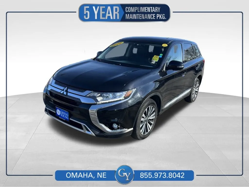 Black 2019 Mitsubishi Outlander SE for sale in Omaha, NE