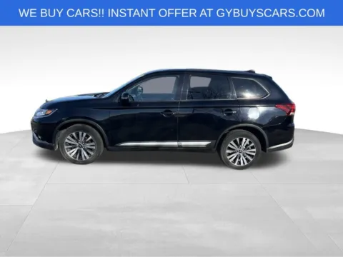 Photos of 2019 Mitsubishi Outlander SE for sale in Omaha, NE at Gregg Young Chevrolet - Omaha