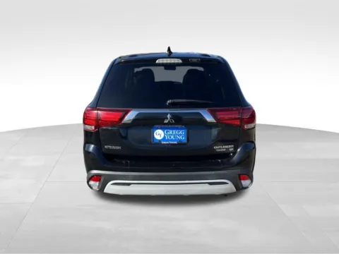 More photos of 2019 Mitsubishi Outlander SE at Gregg Young Chevrolet - Omaha, NE