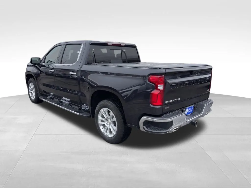 2024 Chevrolet Silverado 1500 LTZ photo 2