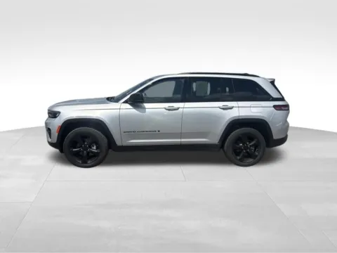 Another view of 2024 Jeep Grand Cherokee Altitude X for sale in Atlantic, IA at Gregg Young Chevrolet GMC Atlantic