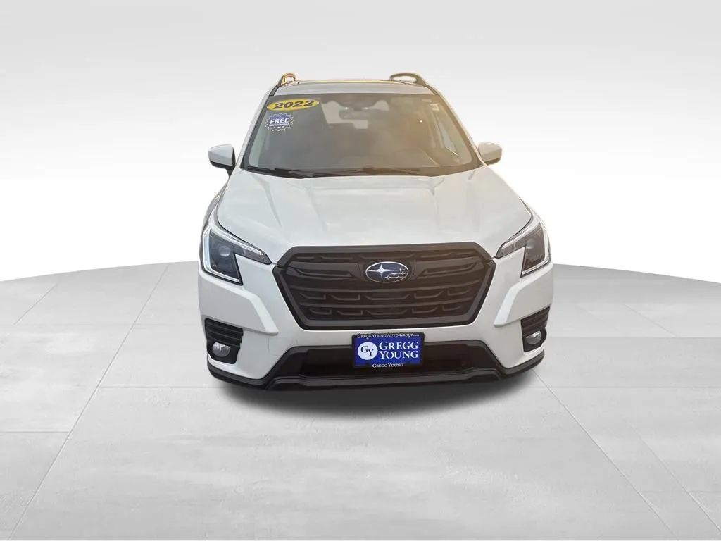 2022 Subaru Forester Premium photo 4