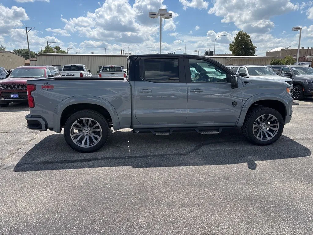 2025 Chevrolet Silverado 1500 RST photo 2