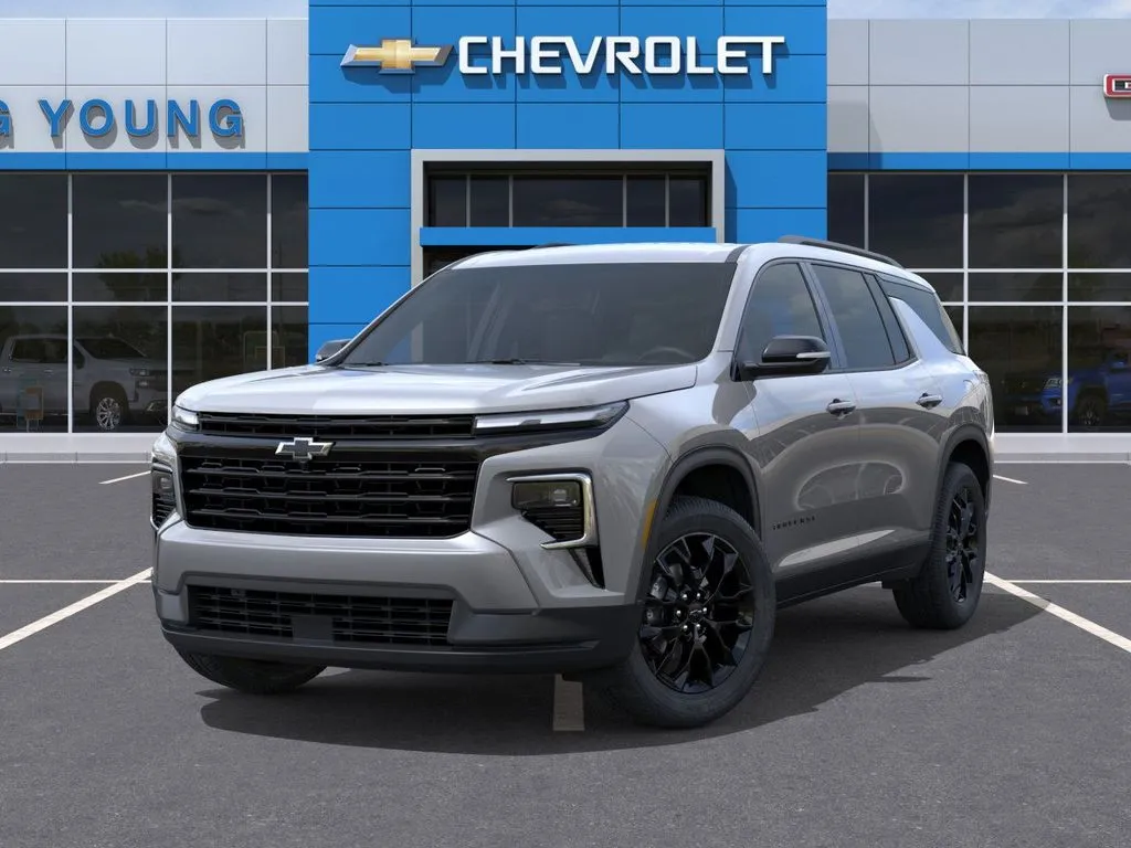 2025 Chevrolet Traverse photo 3