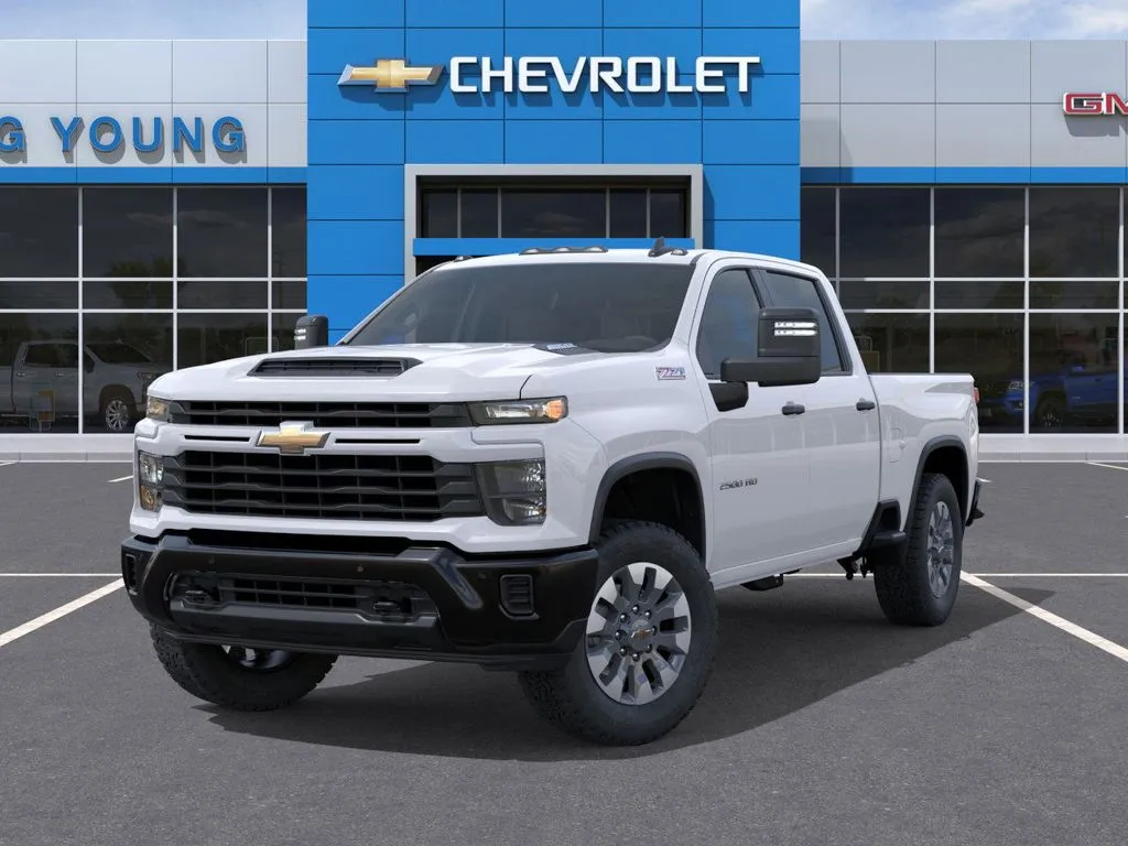 2026 Chevrolet Silverado 2500HD Custom photo 3