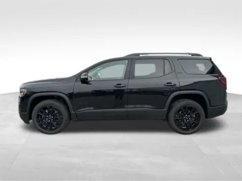 More photos of 2022 GMC Acadia SLT at Gregg Young Buick GMC Indianola, IA