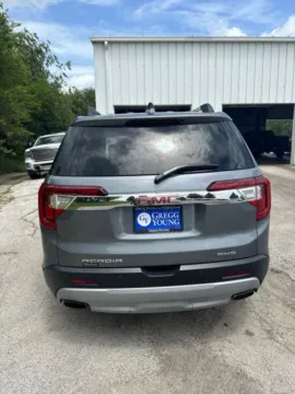 More photos of 2022 GMC Acadia SLT at Gregg Young Buick GMC Indianola, IA